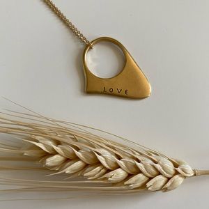 (🍁) Boho style pendant necklace